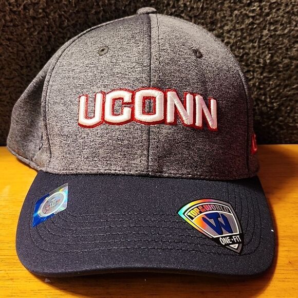 Top of the World UCONN  Connecticut Huskies Stretchfit Hat - New - Picture 1 of 8